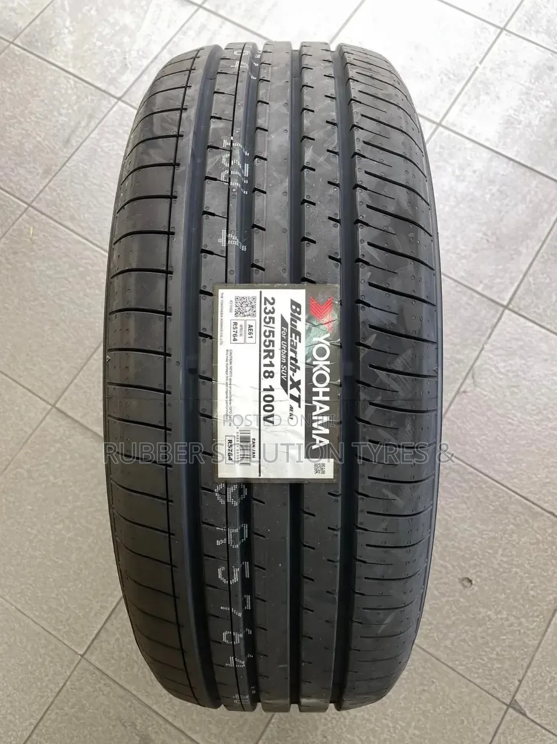 235 /55 R18 Yokohama Tyres 100V BLUEARTH-XT Made in Japan