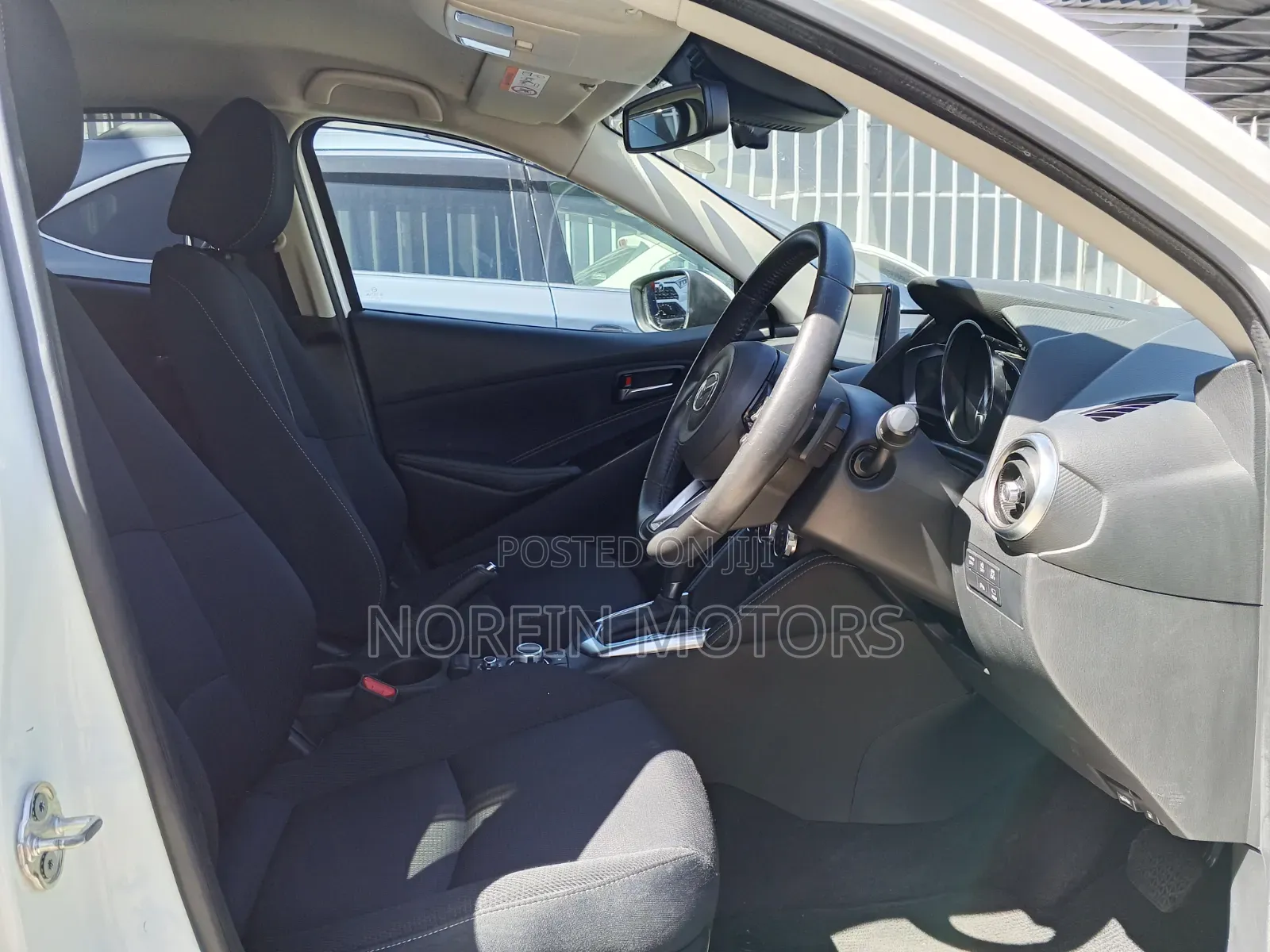 Mazda 2 2019 White