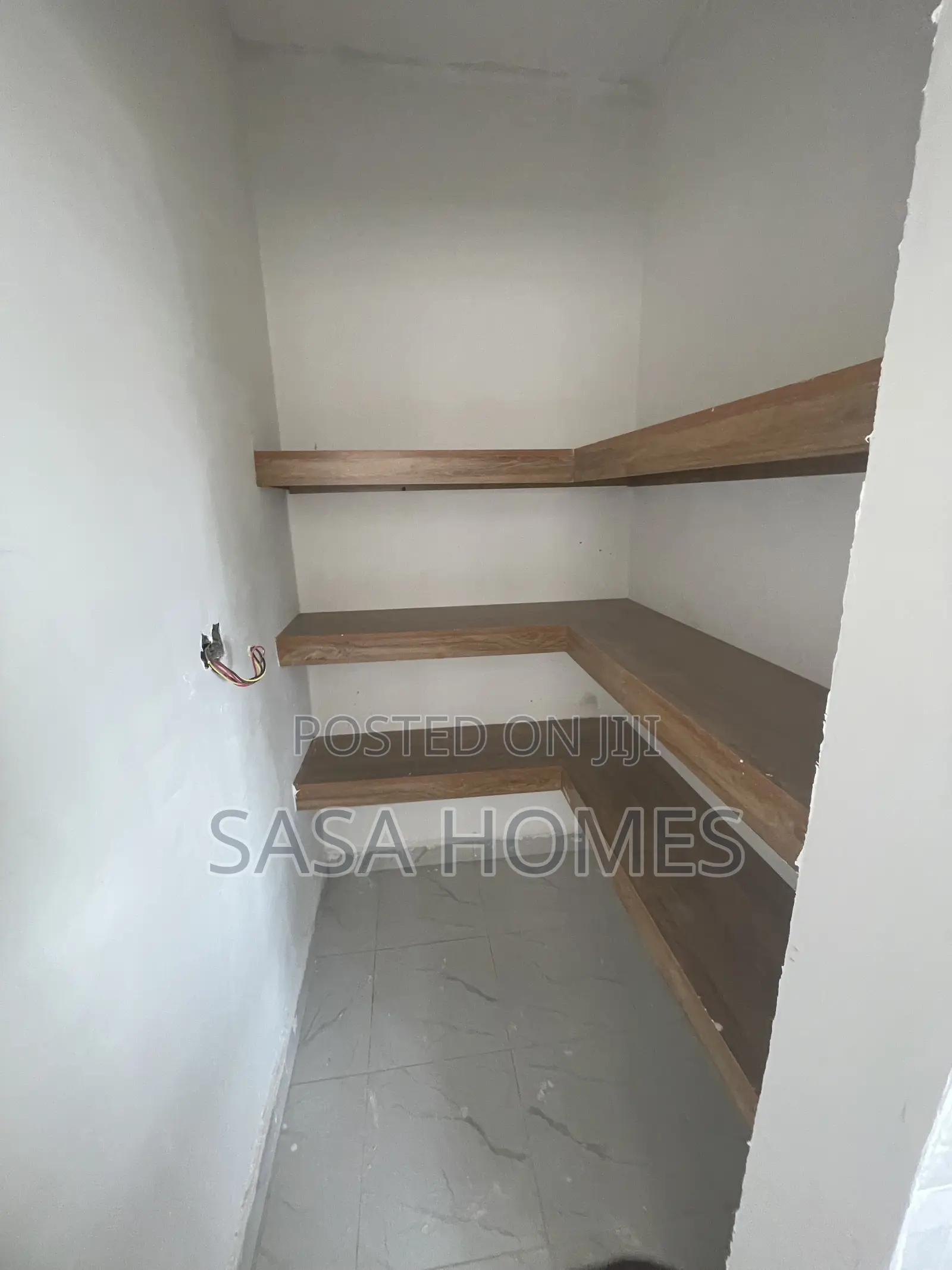 3bdrm Bungalow in Sasa Homes, Oluulua for sale
