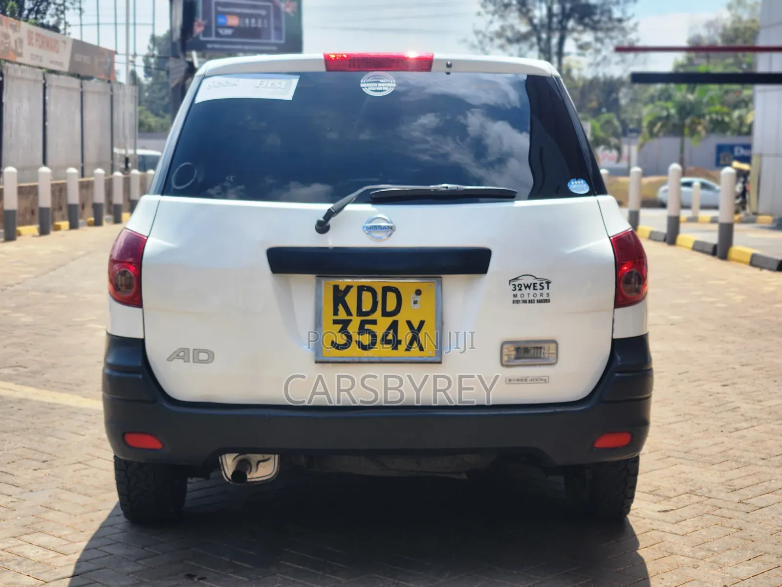Nissan Advan 2015 White
