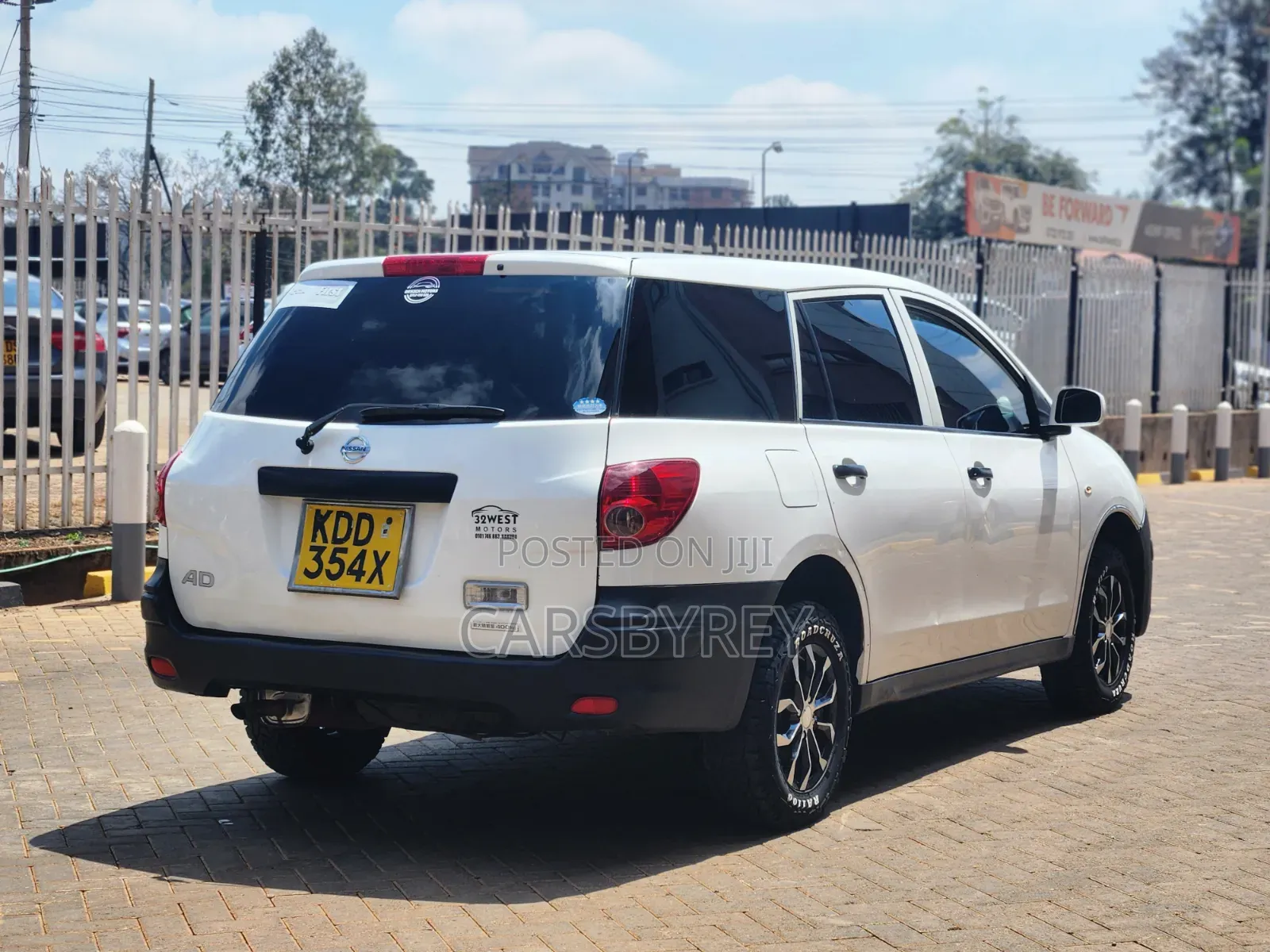 Nissan Advan 2015 White