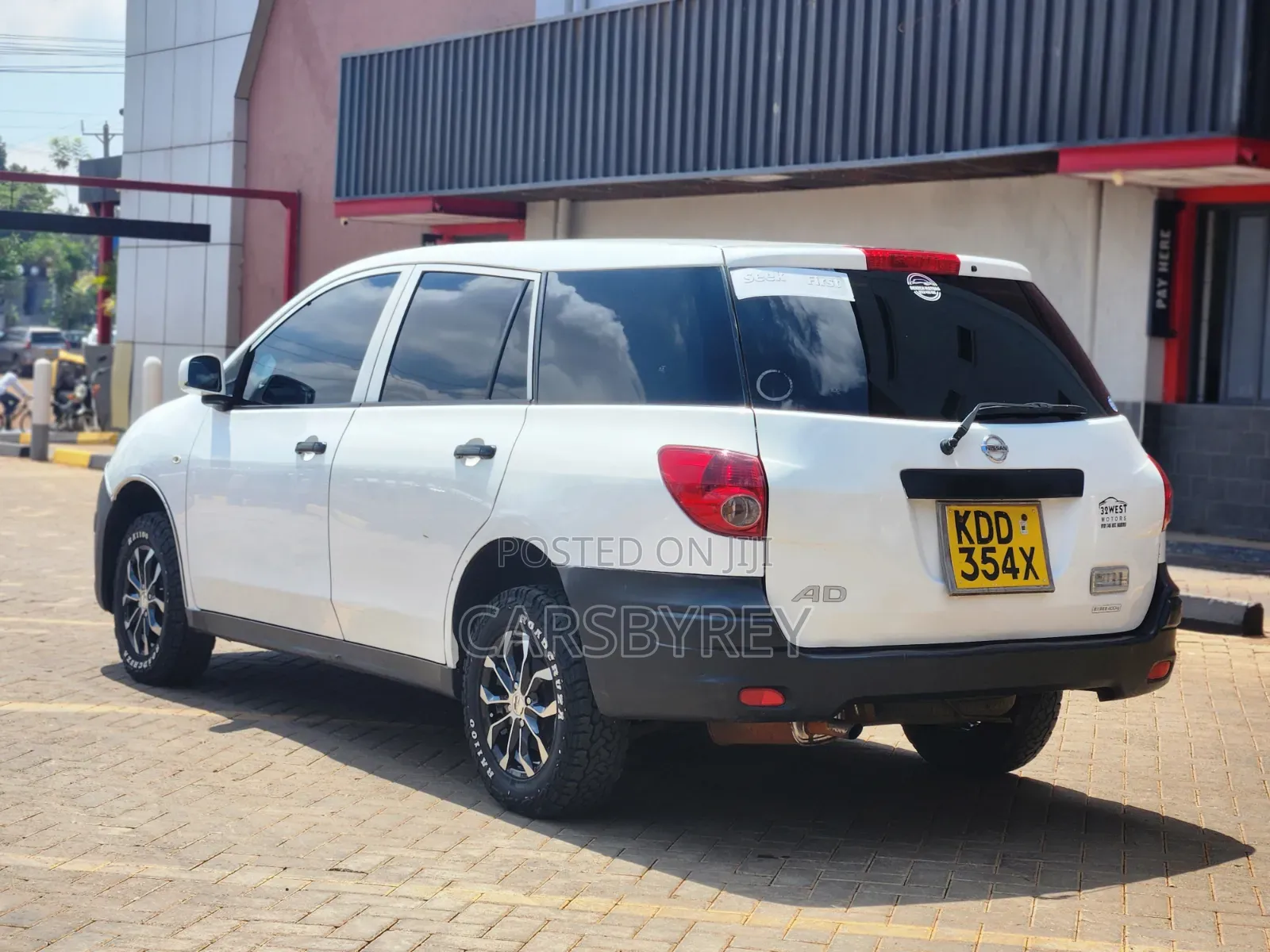 Nissan Advan 2015 White