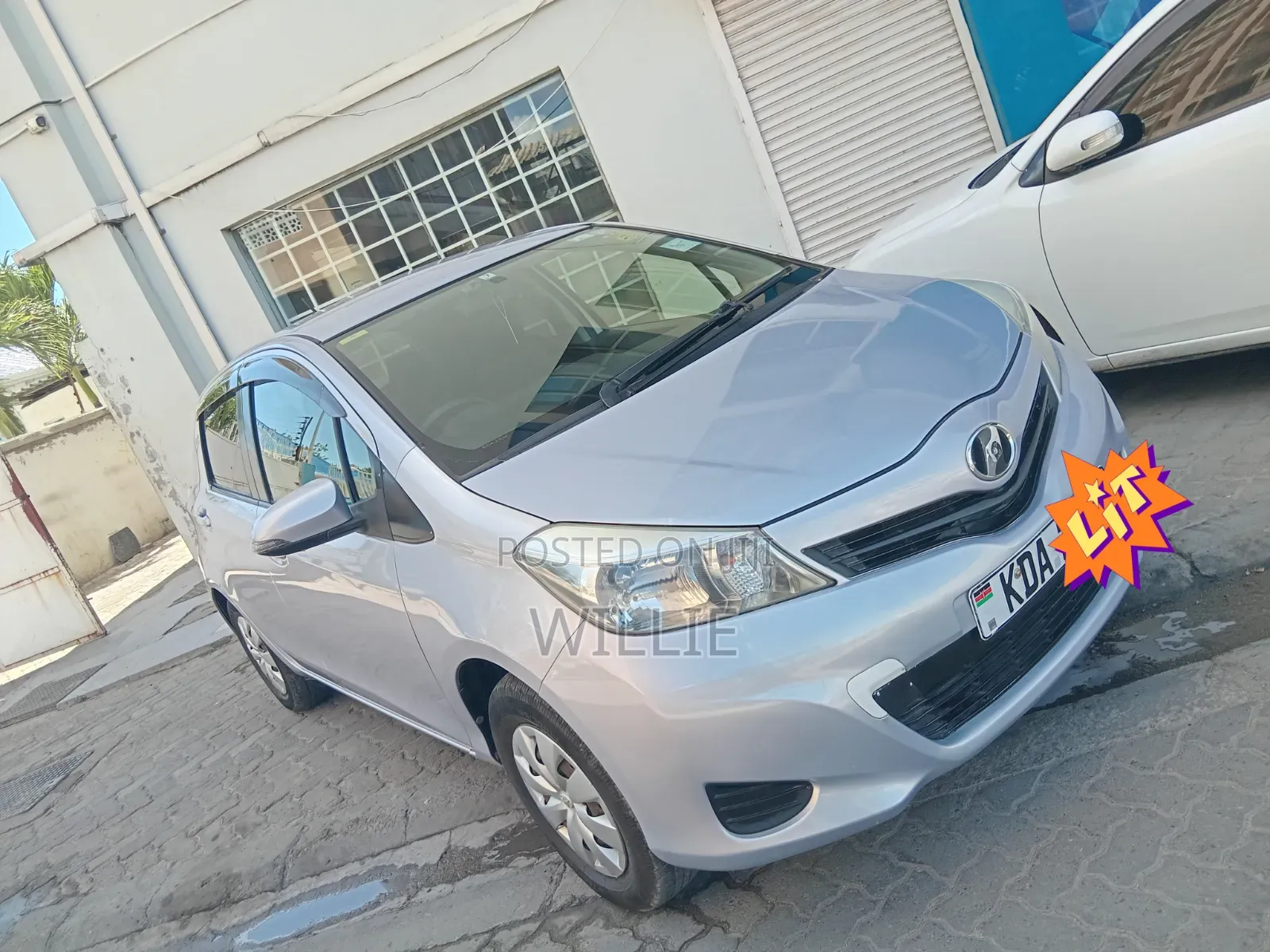 Toyota Vitz 2014 Silver