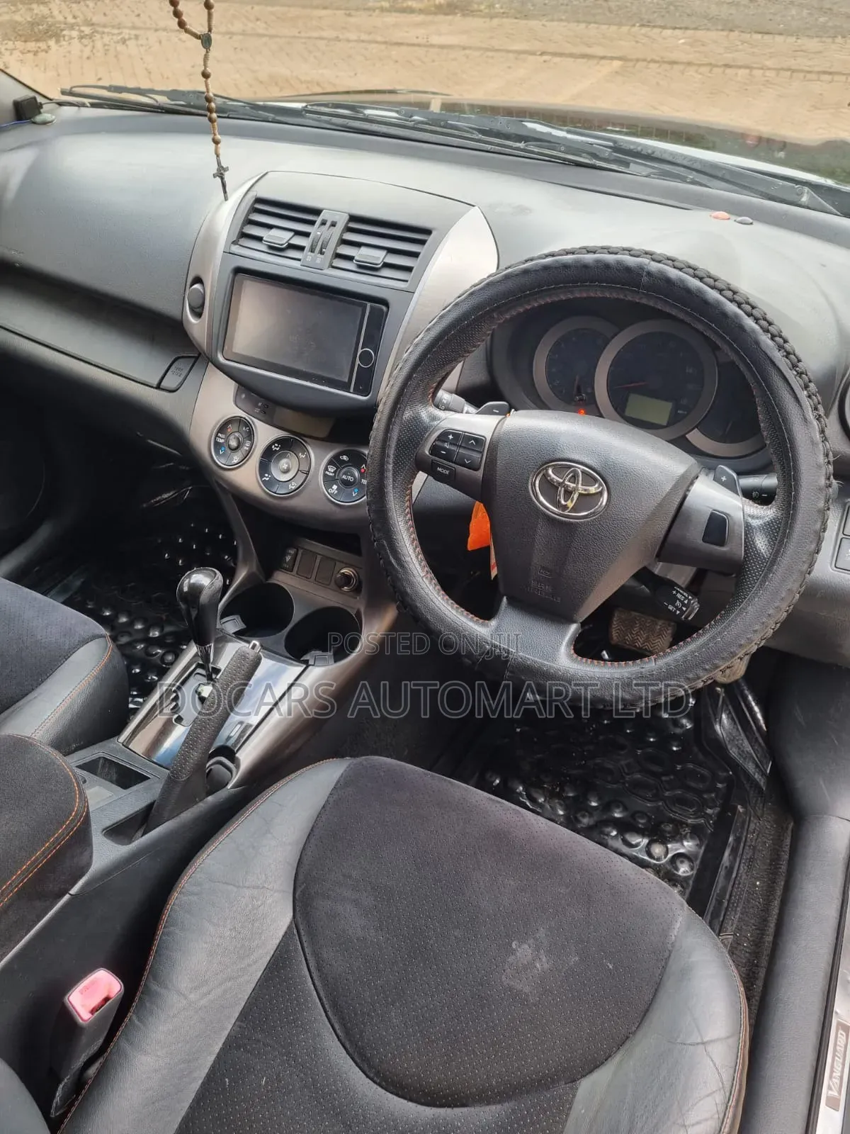 Toyota Vanguard 2013 Black