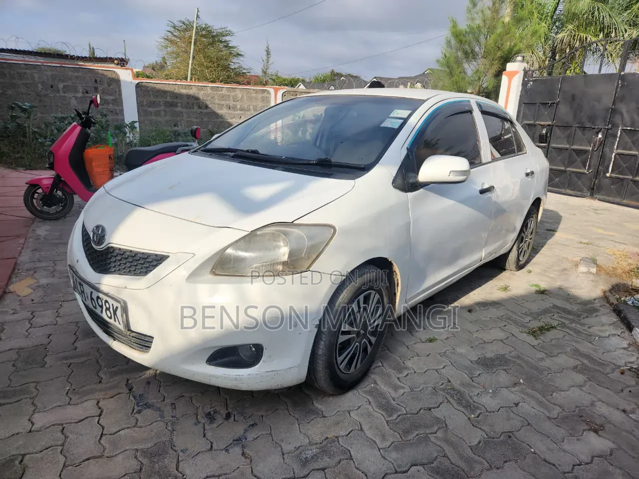 Toyota Belta 2009 Silver