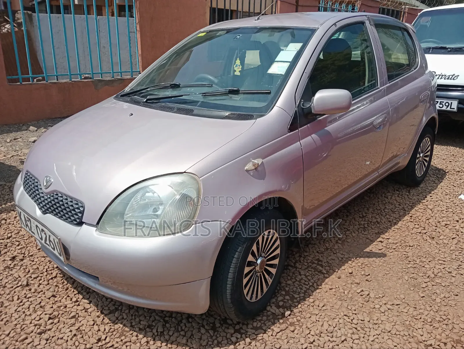 Toyota Vitz 1.0 FWD 5dr 2003 Beige