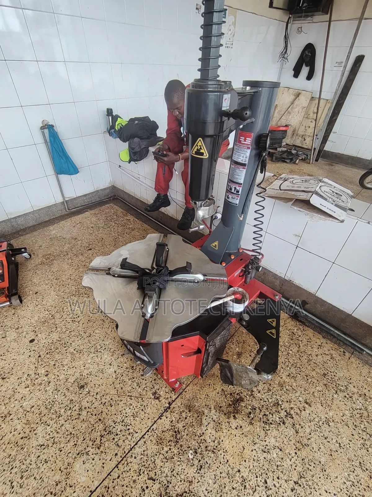 Professional Service Tyre Changing Machine STC-768 Sunshine Italy