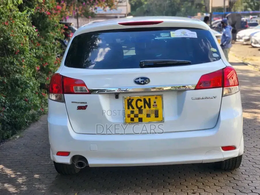 Subaru Legacy 2012 White