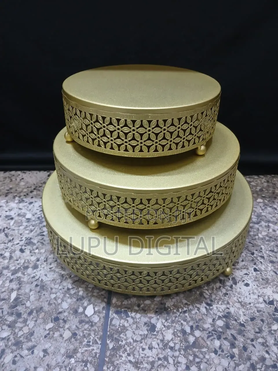 3Pcs Gold Cake Stands Sizes: *25/30/35/Cm*