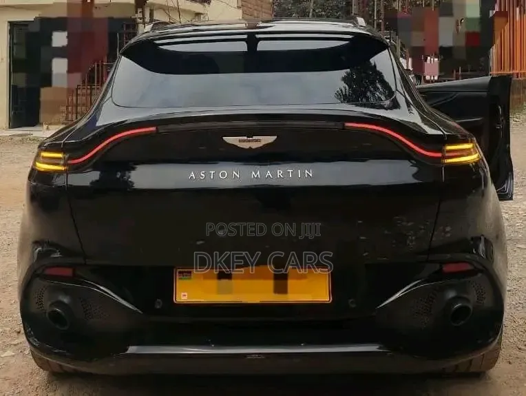 Aston Martin DBX 2022 Black