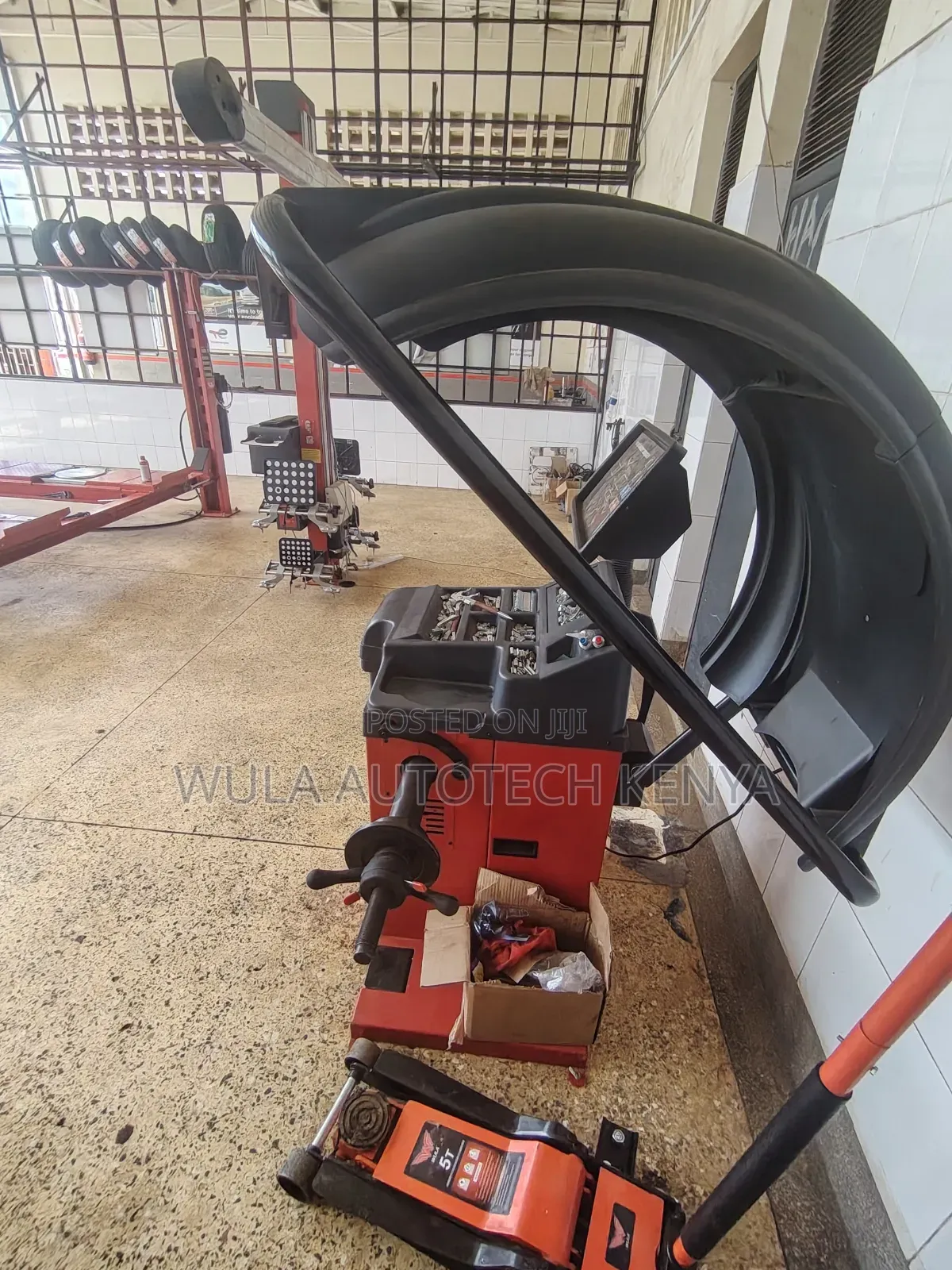 Precision Treated Main Shaft Wheel Balancer S828 Machine Sunshine