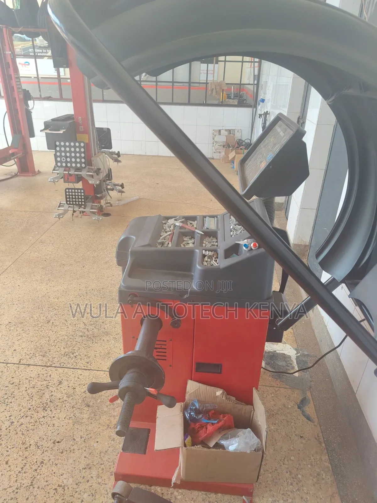 Precision Treated Main Shaft Wheel Balancer S828 Machine Sunshine