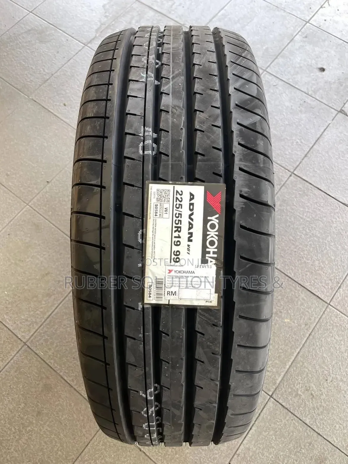 225 /55 R19 Yokohama Tyres 99v Advan Sport