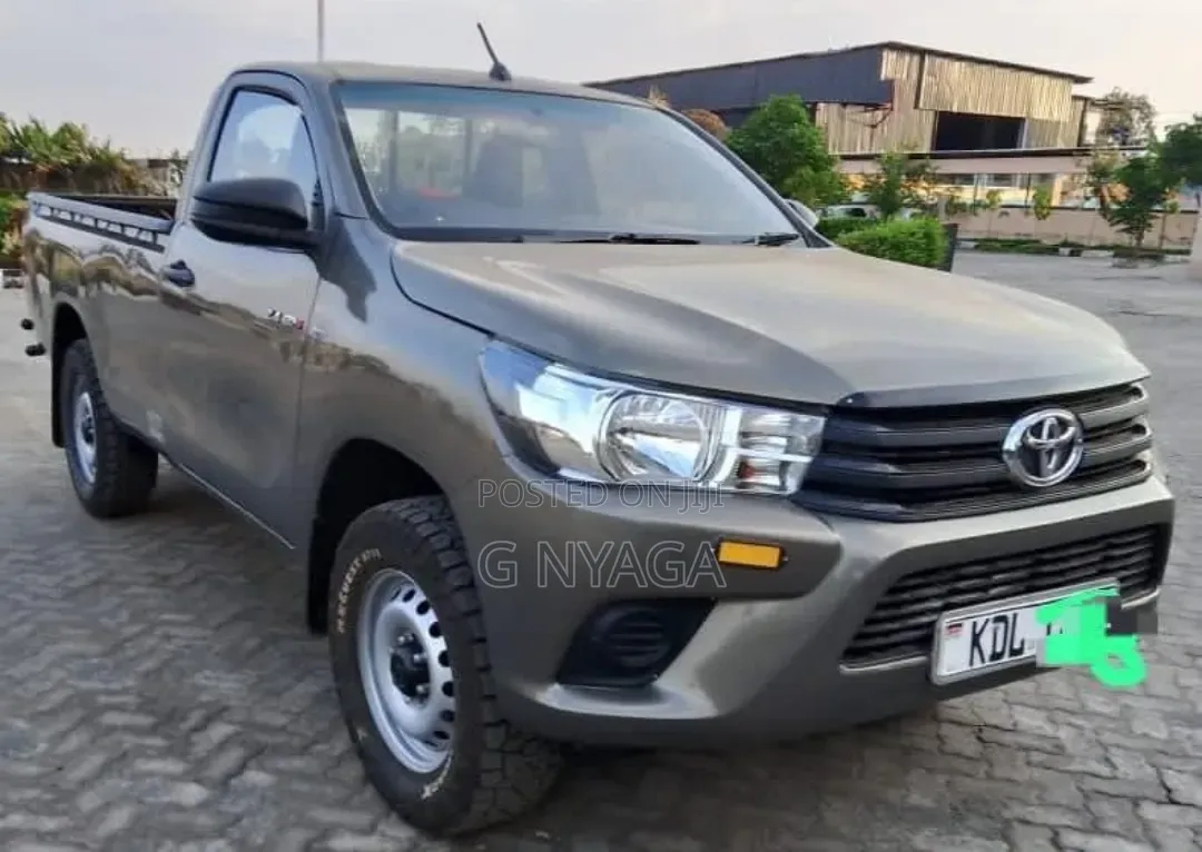 Toyota Hilux 2022 Beige