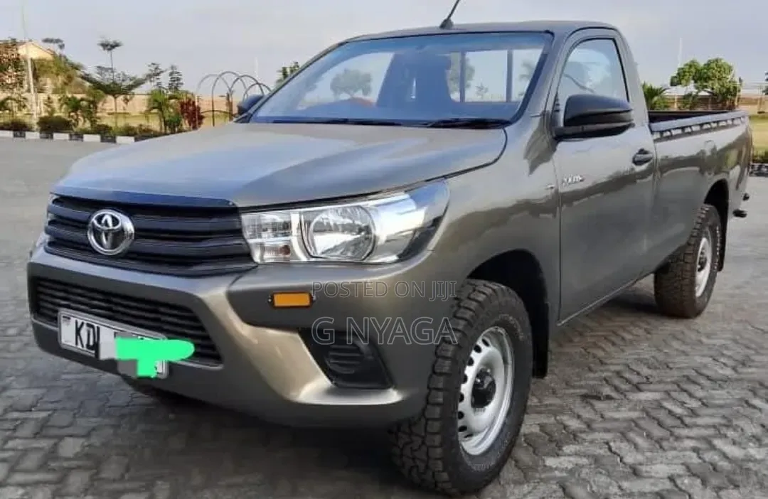 Toyota Hilux 2022 Beige