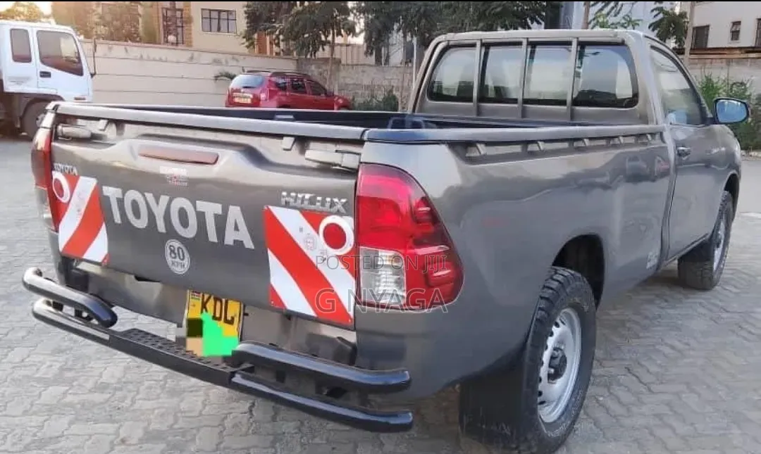 Toyota Hilux 2022 Beige