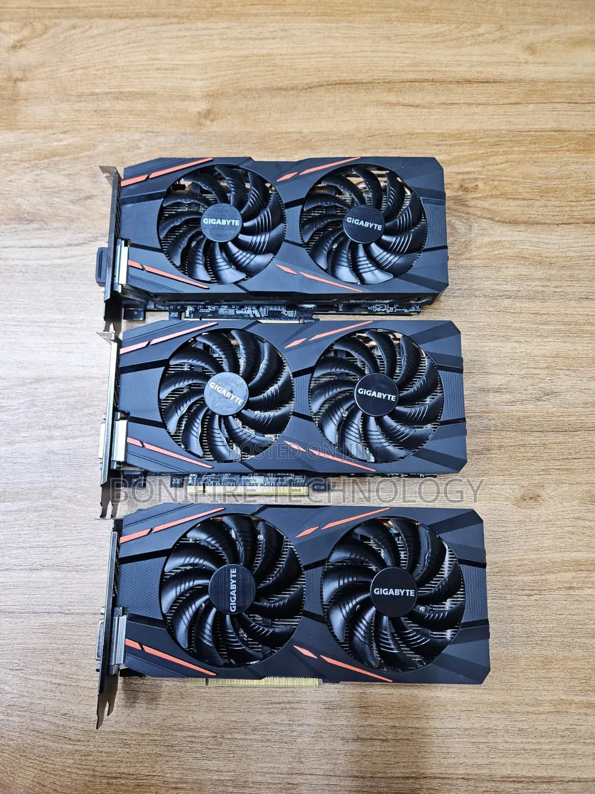 AMD RX 580 Graphics
8gb GDDR5 vRAM Graphics Card
3
