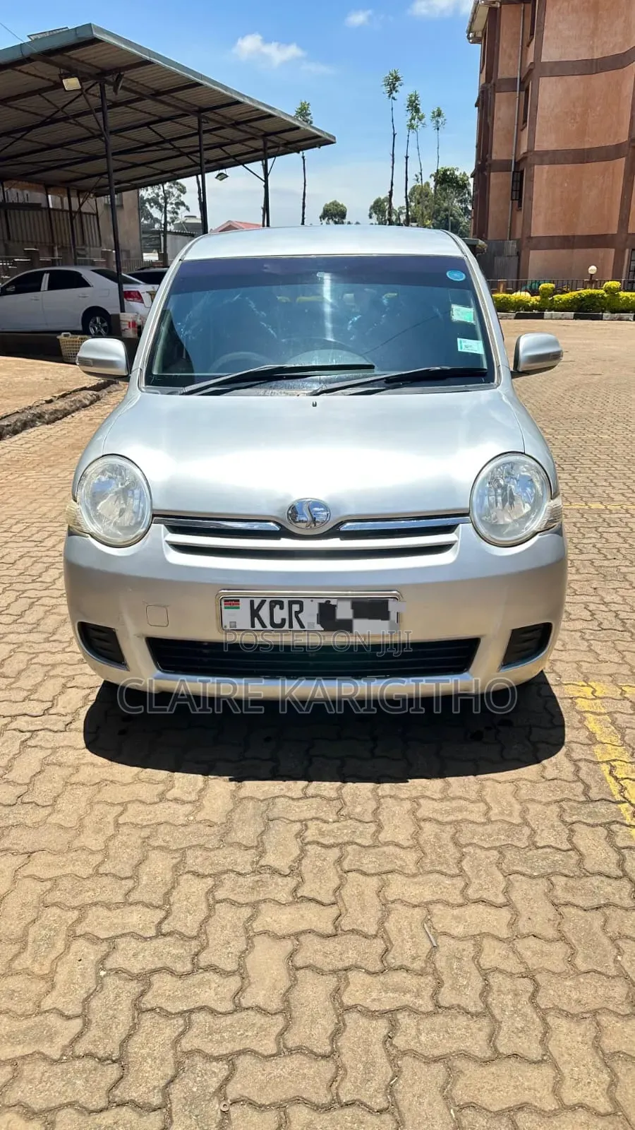 Toyota Sienta 2013 Silver