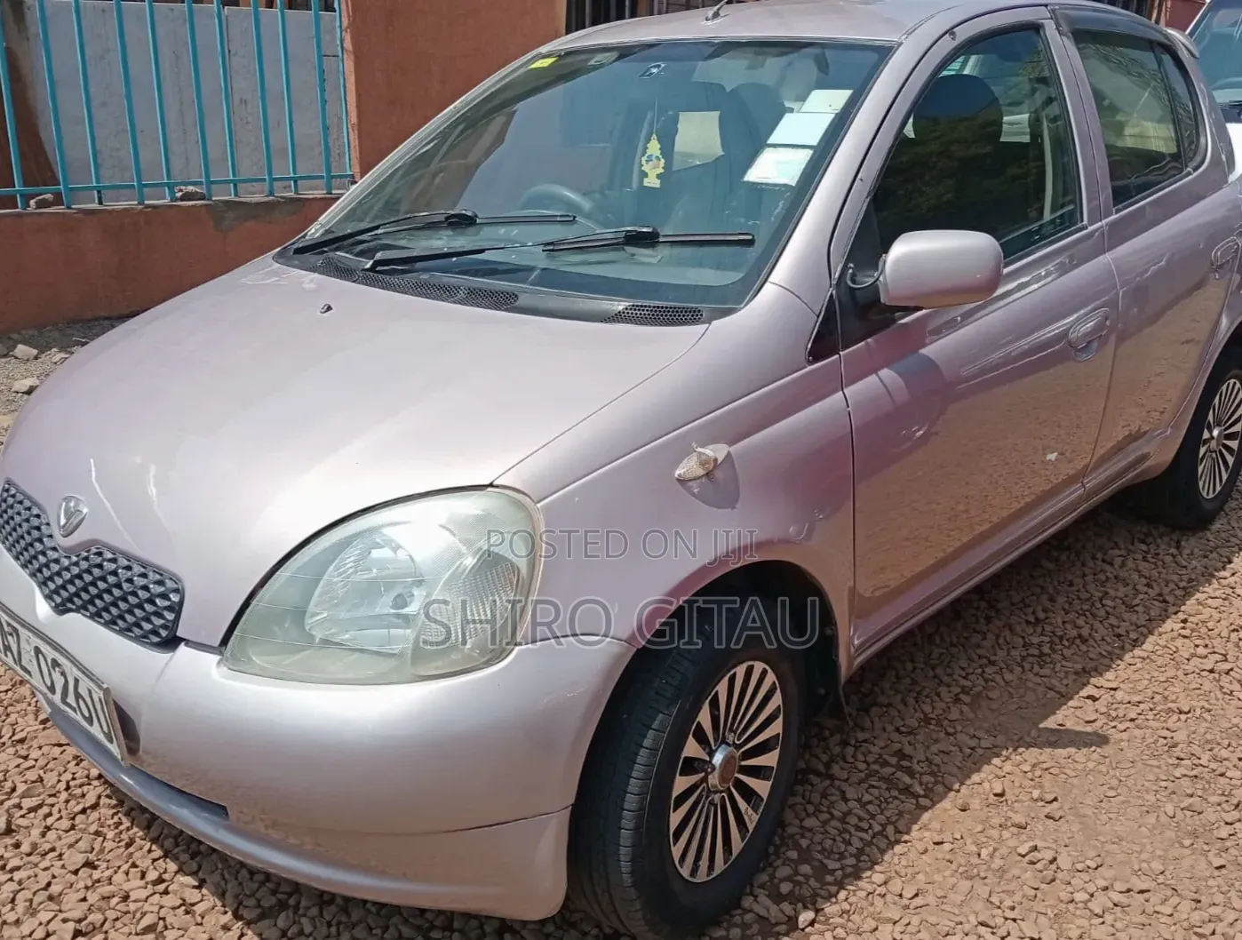 Toyota Vitz 2002 Pink