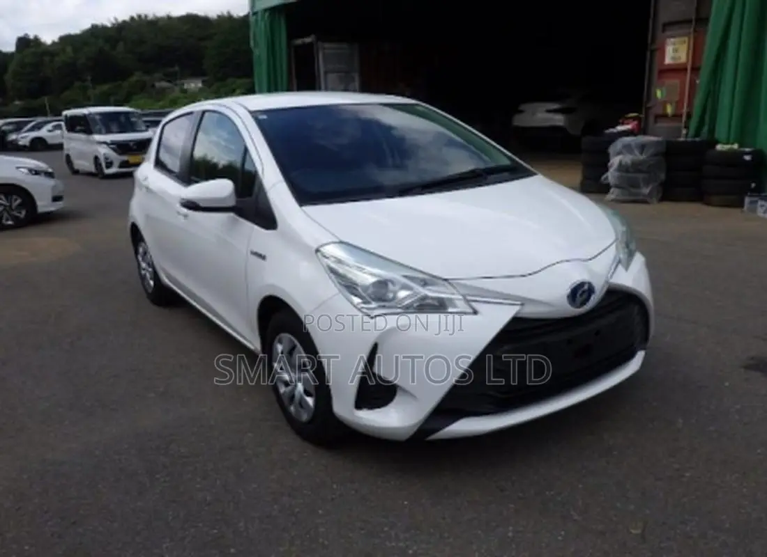 Toyota Vitz 1.5 FWD Hybrid 5dr 2019 Pearl
