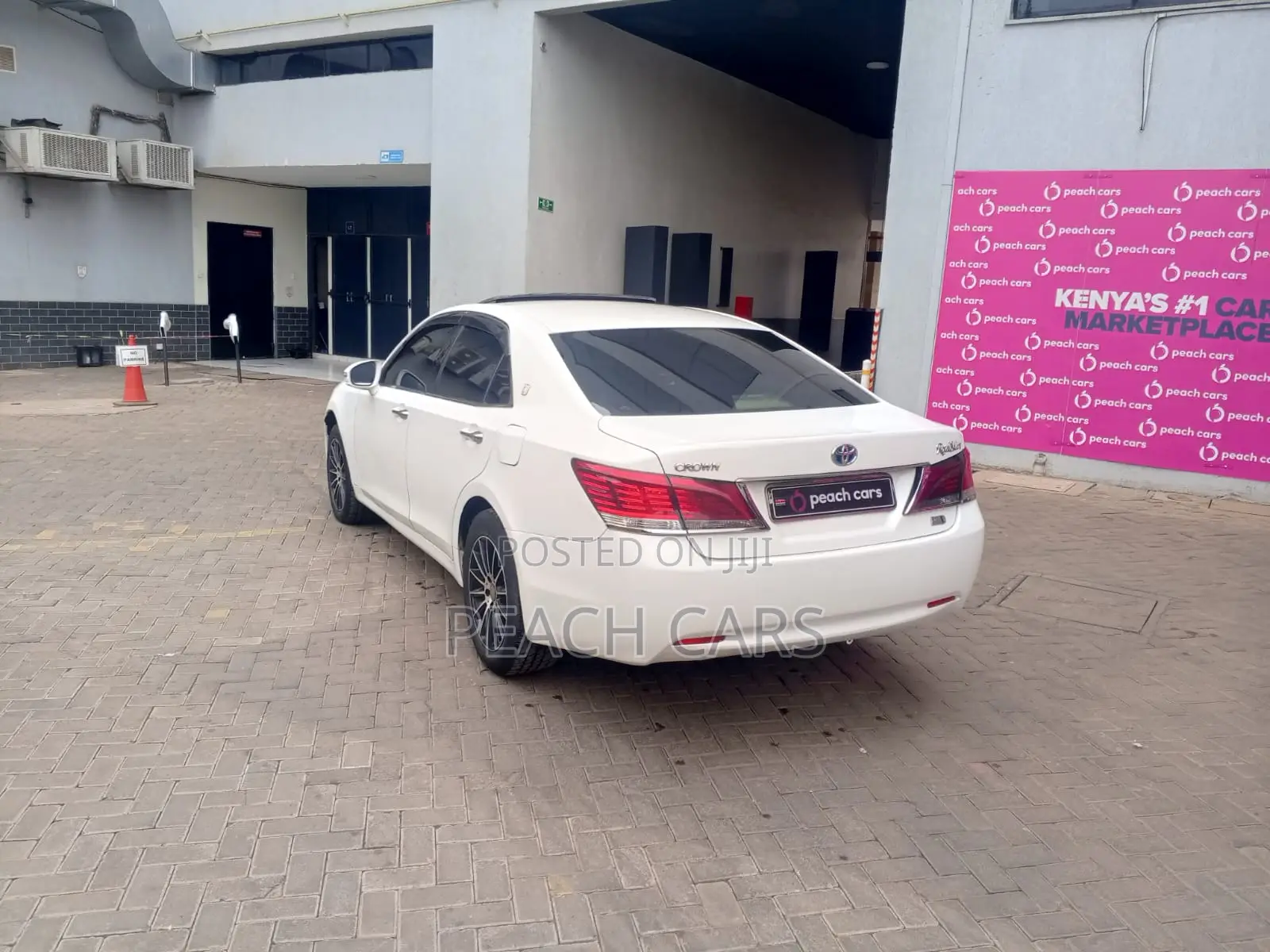 Toyota Crown 2015 White