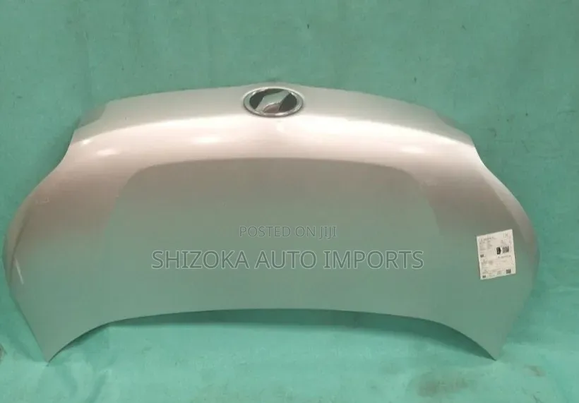 Bonnet Toyota Voxy 2011
