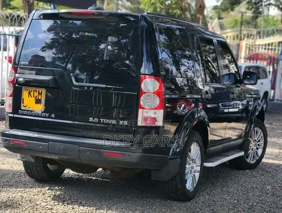 Land Rover Discovery 2010 Black