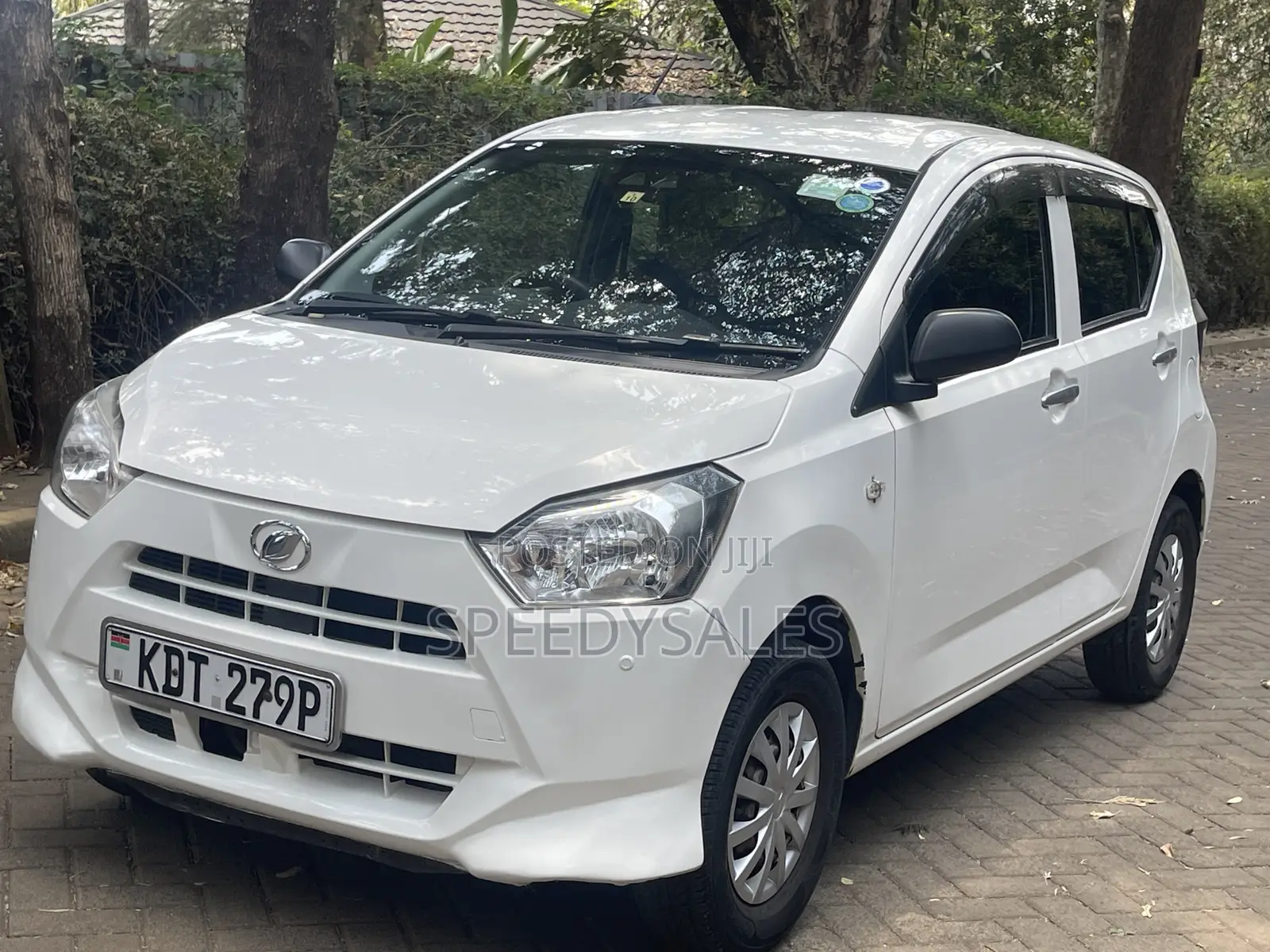 Daihatsu Mira 2017 White