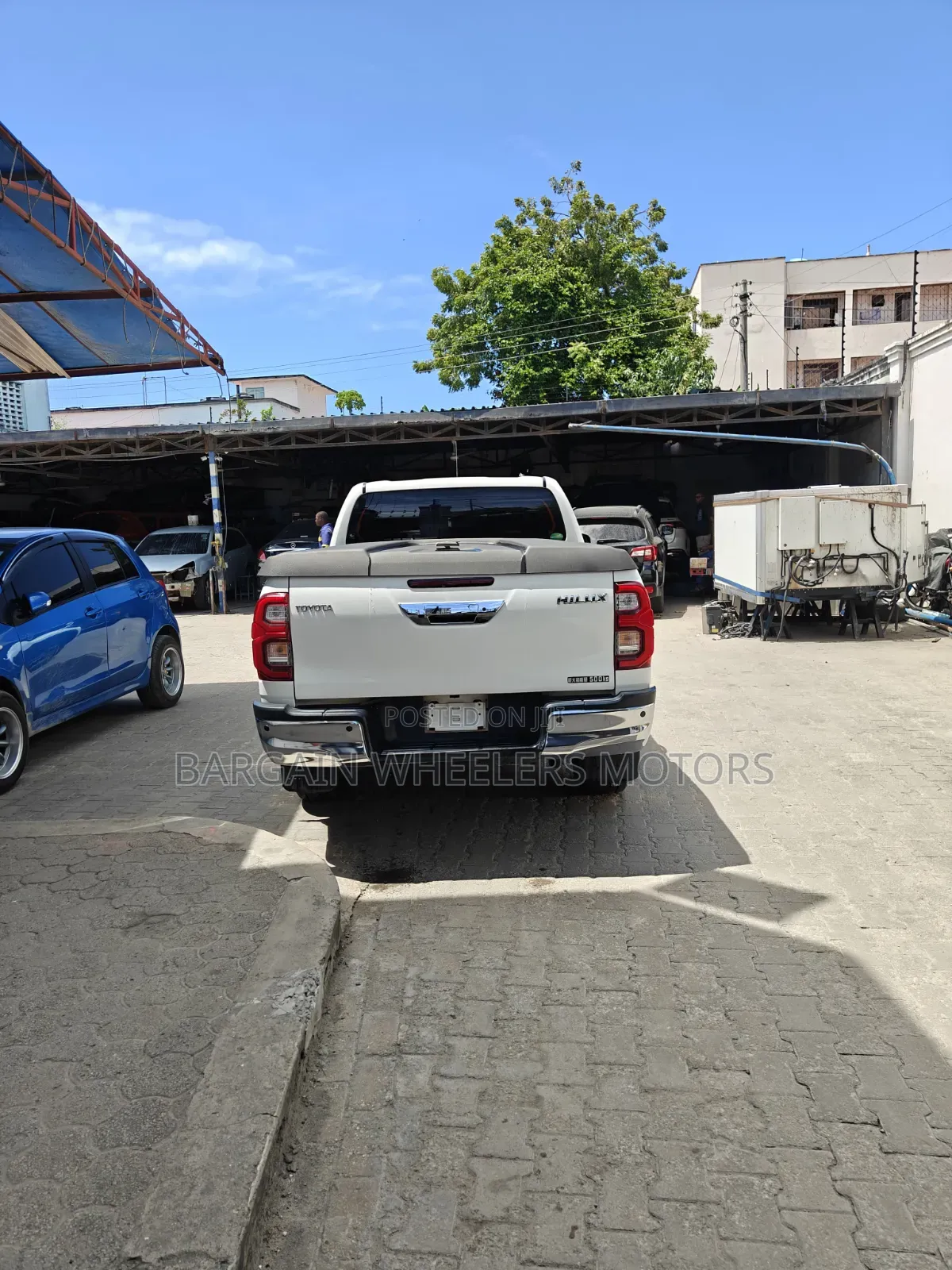 Toyota Hilux 2019 White