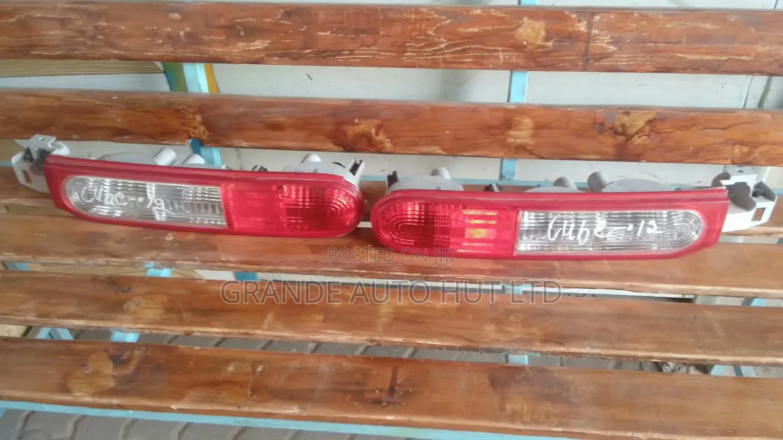 Nissan Cube Taillights