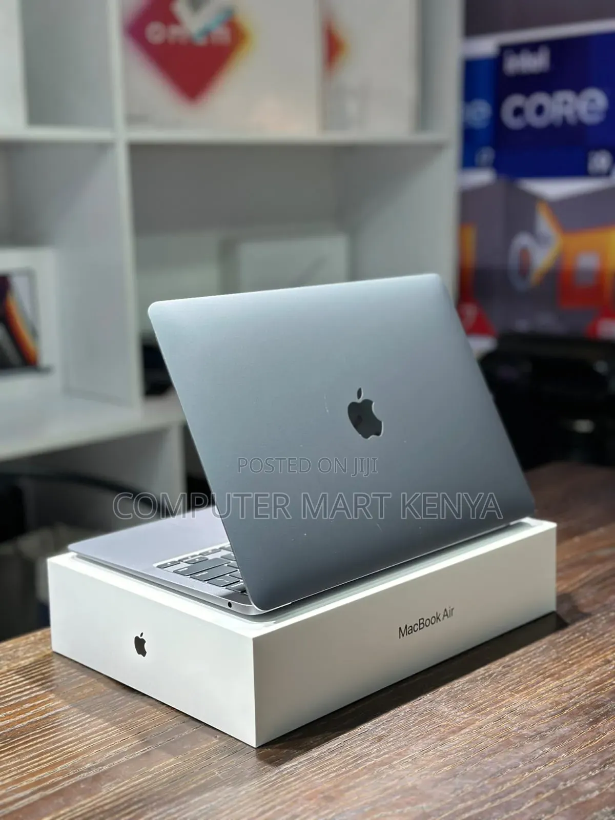 New Laptop Apple MacBook Air 8GB Apple M1 SSD 256GB