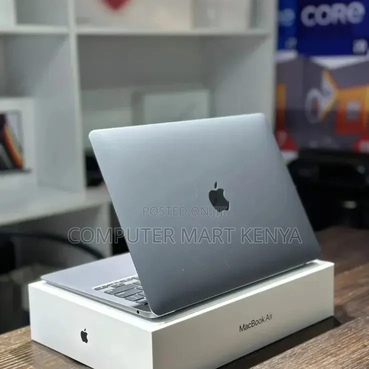 New Laptop Apple MacBook Air 8GB Apple M1 SSD 256GB