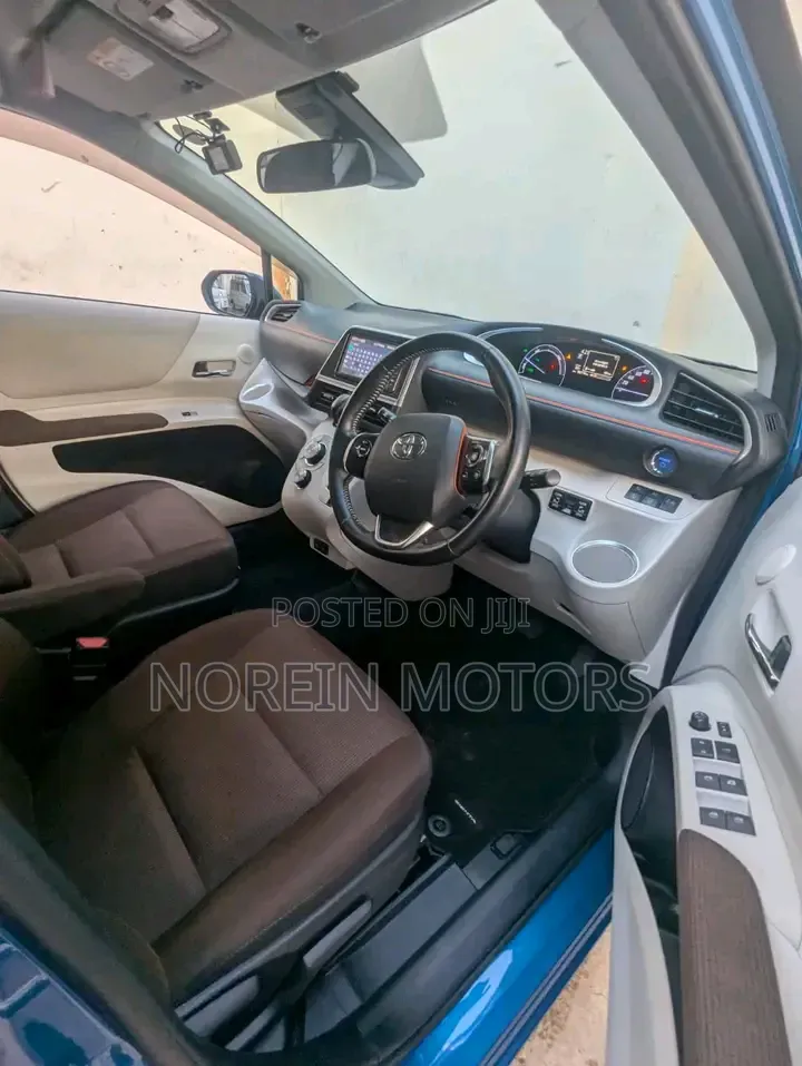 Toyota Sienta 2020 Blue