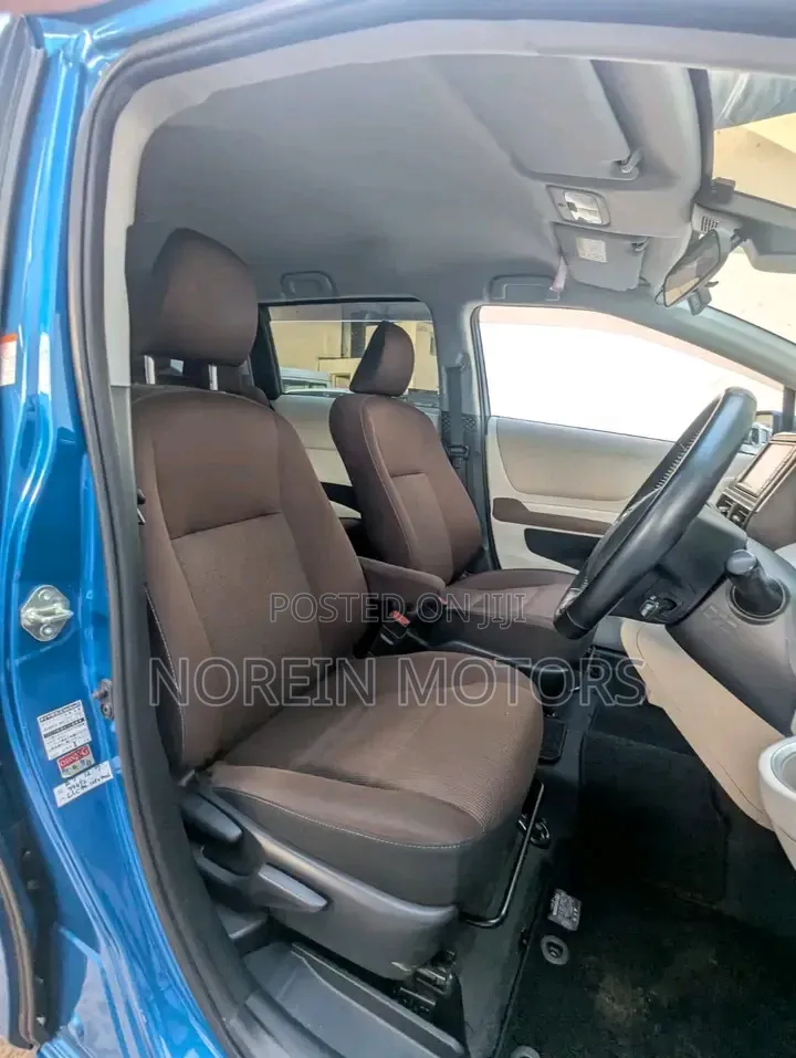 Toyota Sienta 2020 Blue