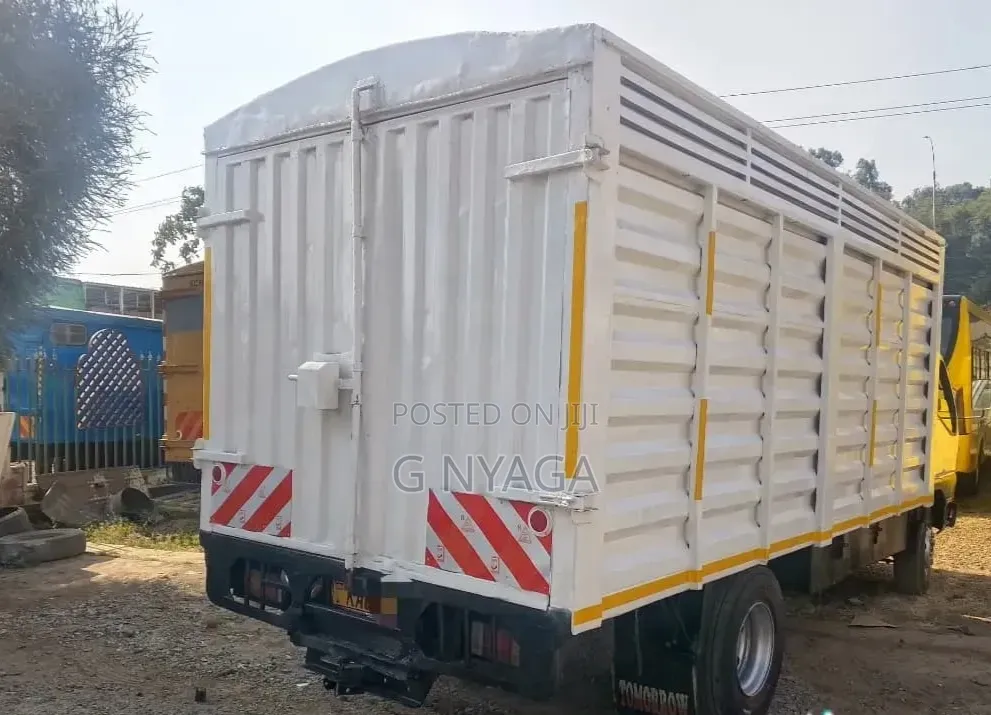 Mitsubishi Canter HD 2005 White