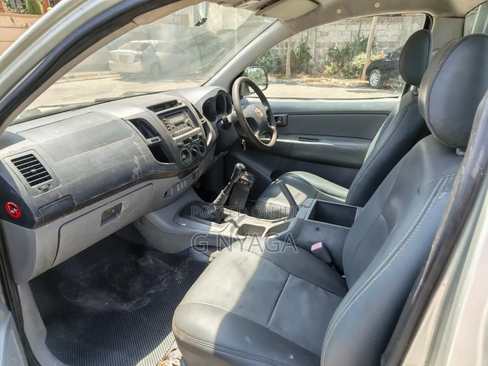 Toyota Hilux 2013 Silver