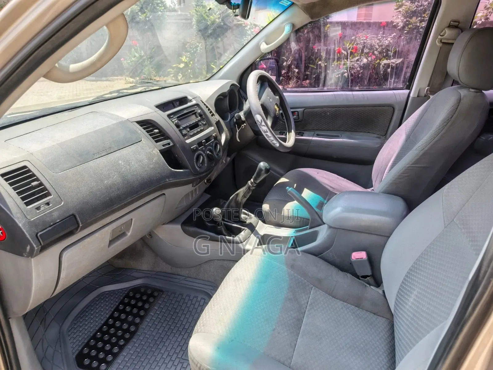 Toyota Hilux 2008 Gold