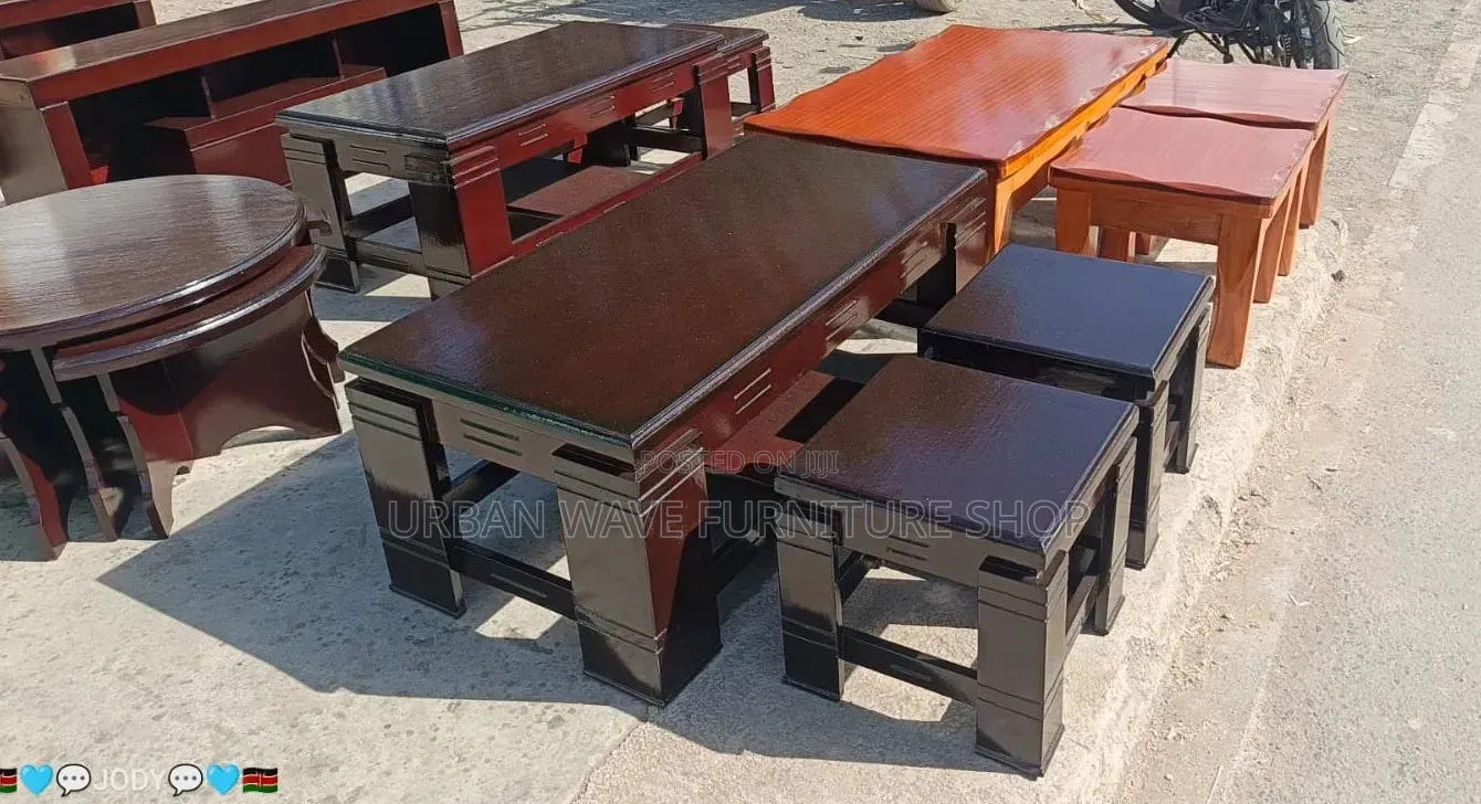 Mahogany Coffee Tables With Stools