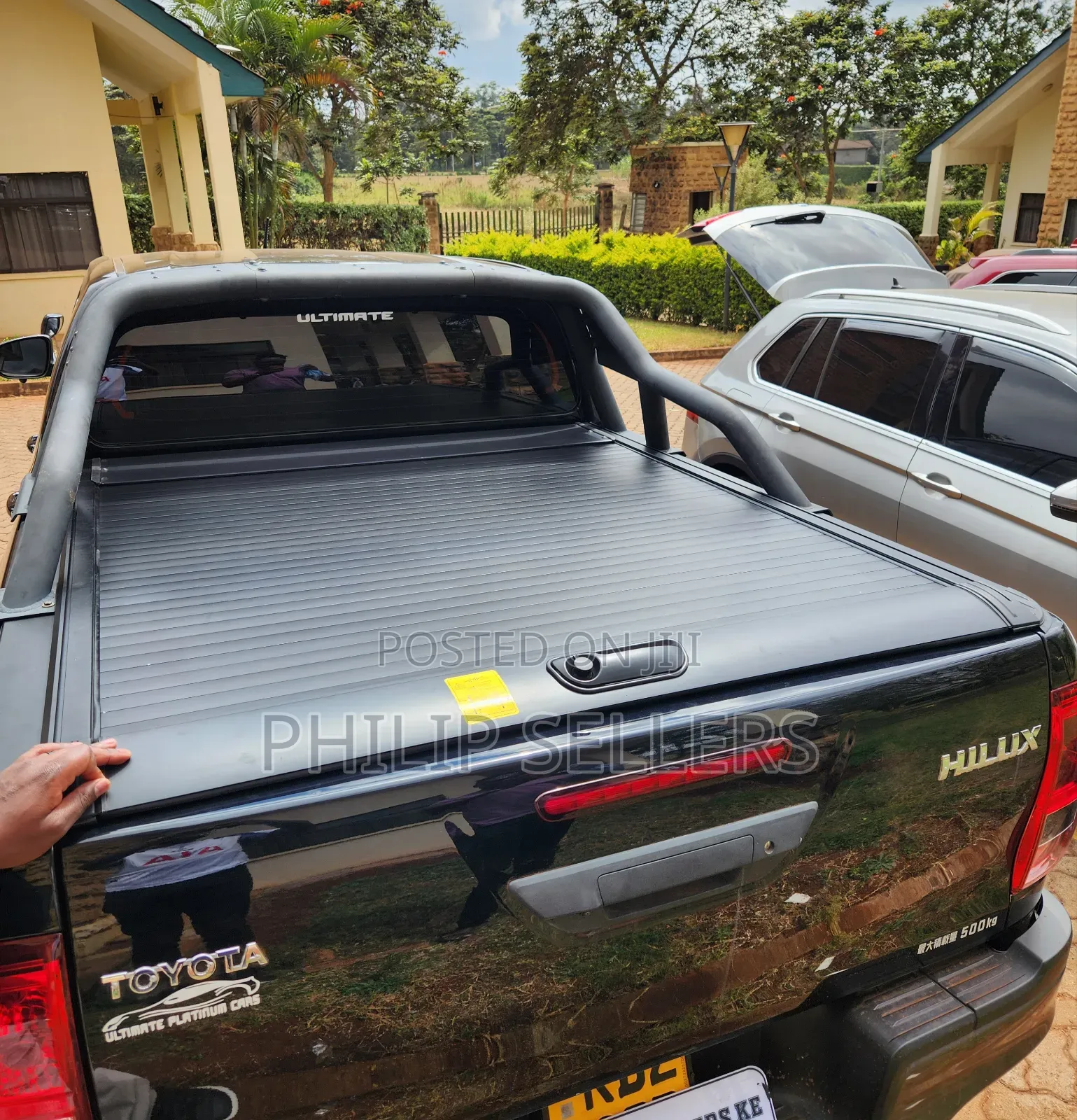 Protects Your Cargo From Rain, Dust Sun Smooth Roll-Up Design