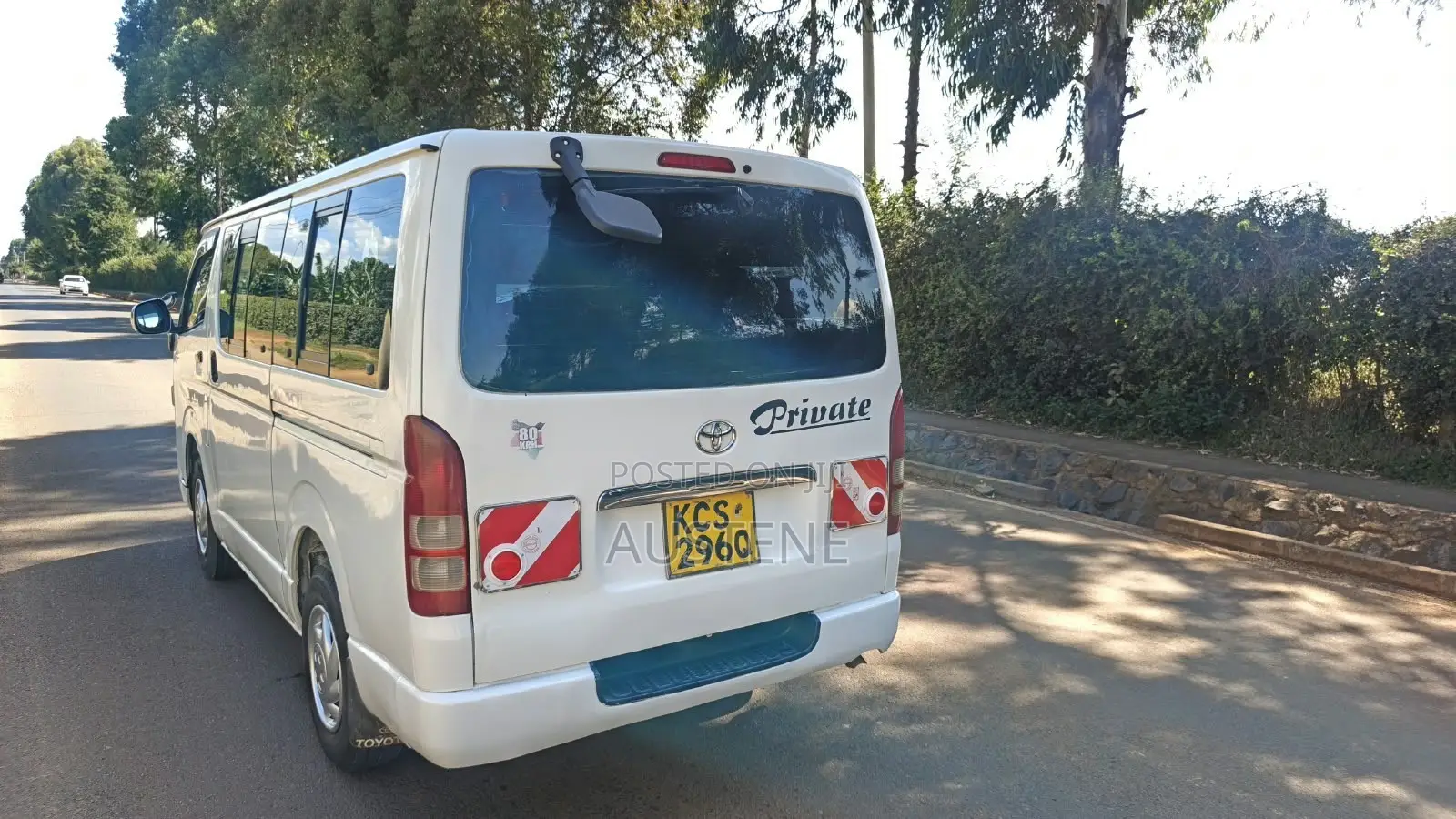 Toyota HiAce 2011 White