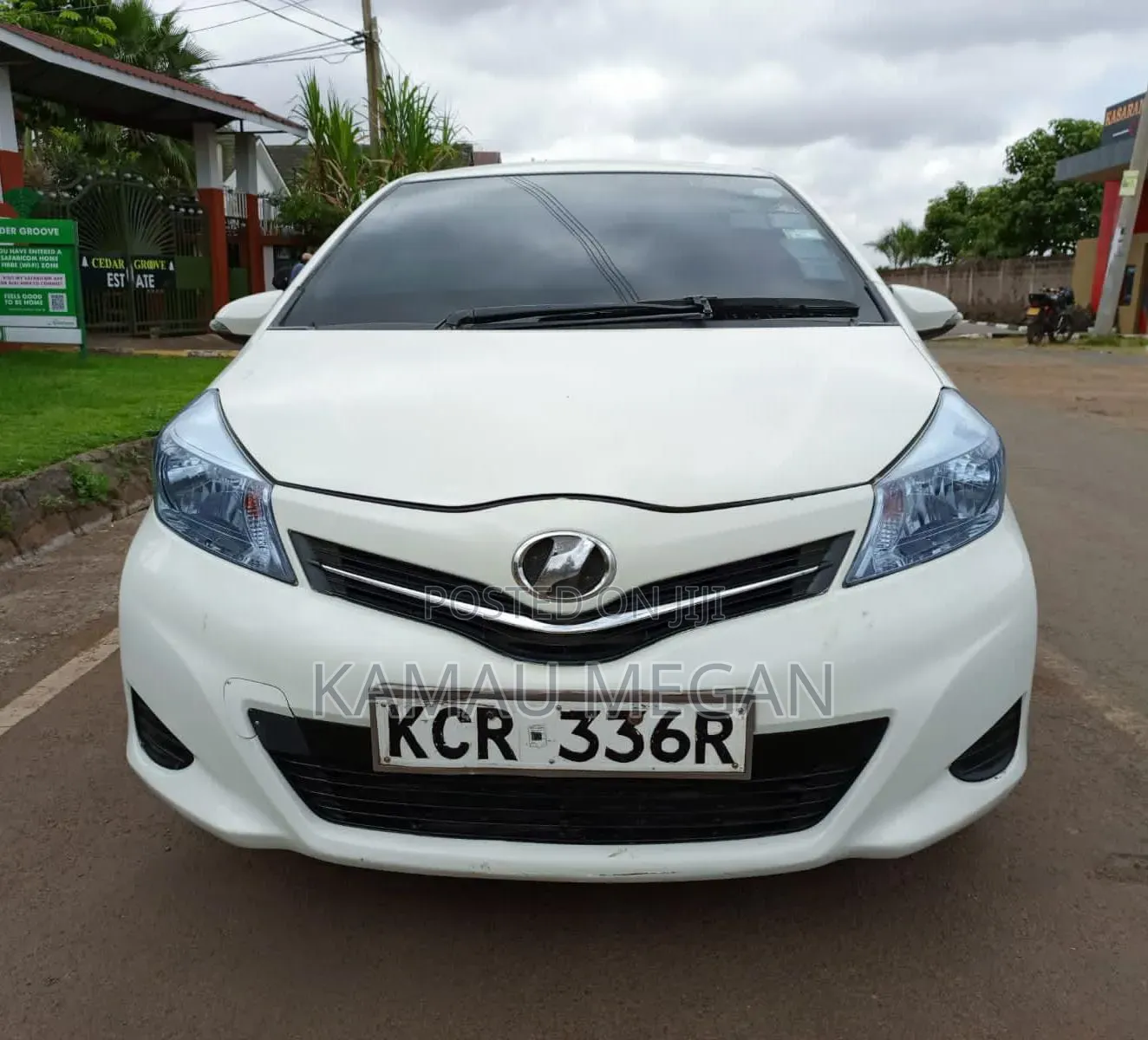 Toyota Vitz 2011 White