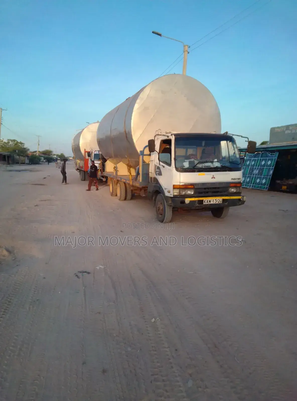 Mguu Kumi Lowloader for Wide Load Transport