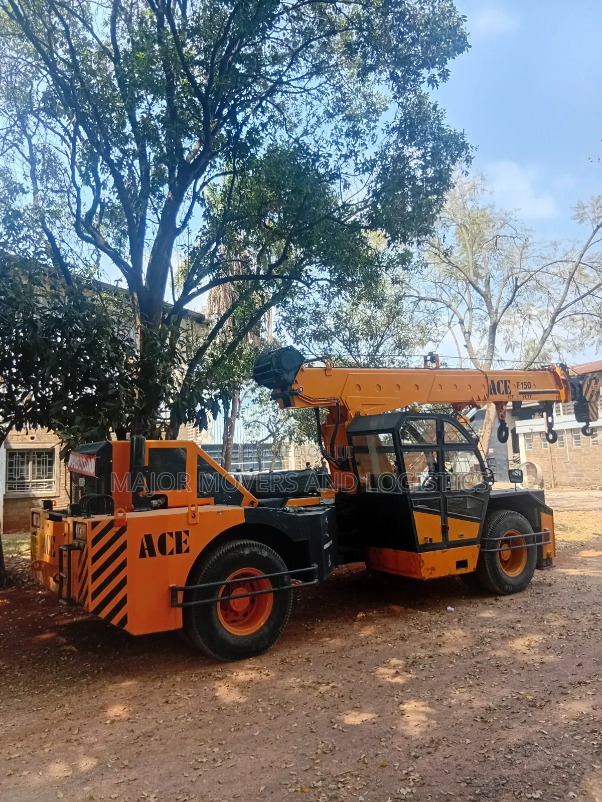 Hydra Crane. For Lifting Services