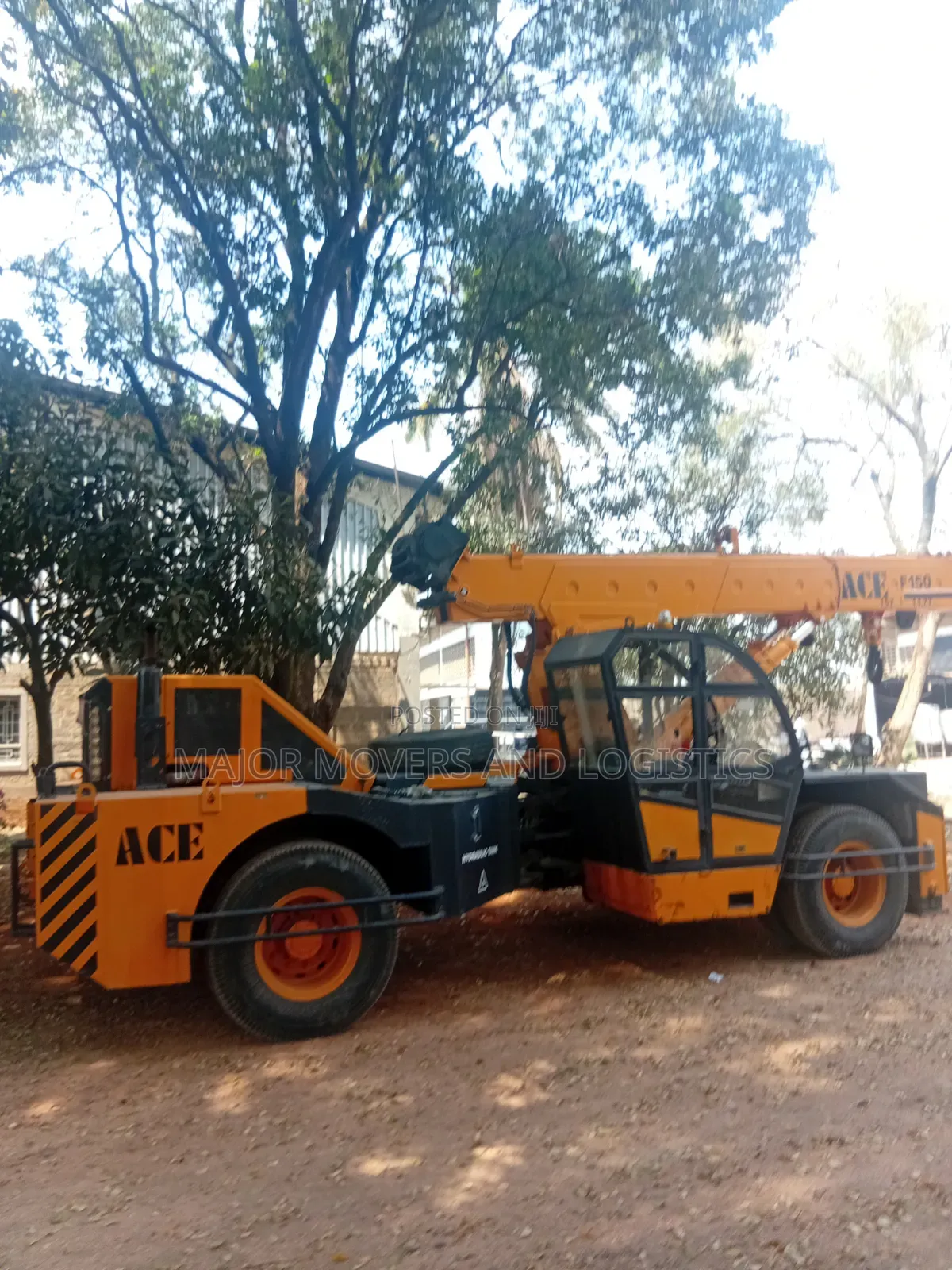 Hydra Crane. For Lifting Services