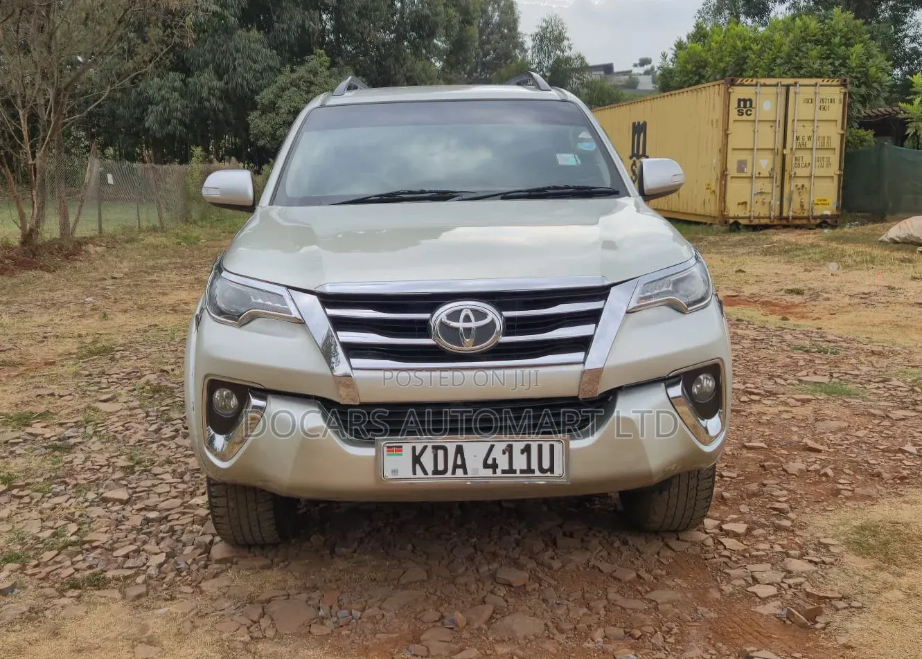 Toyota Fortuner 2012 Gold