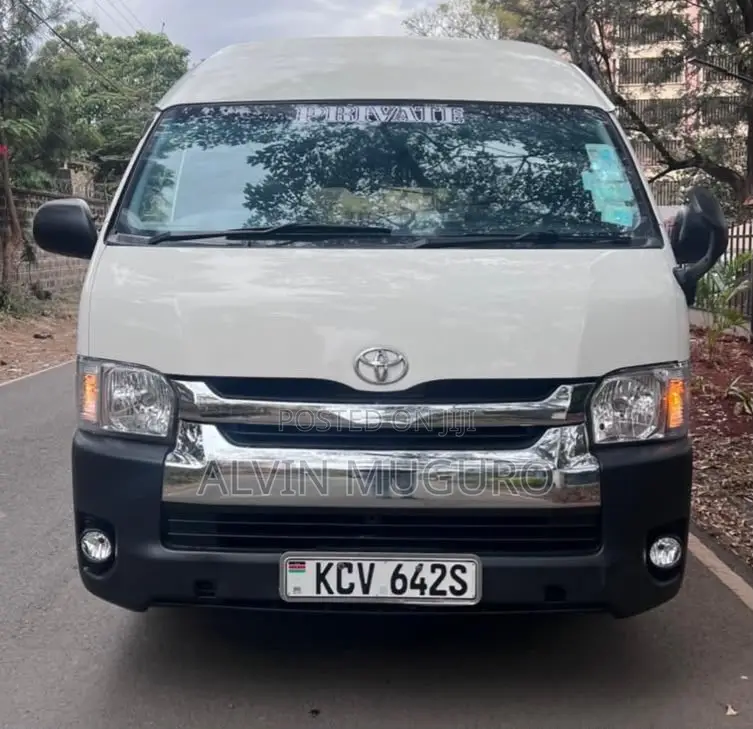 Toyota HiAce 2013 White