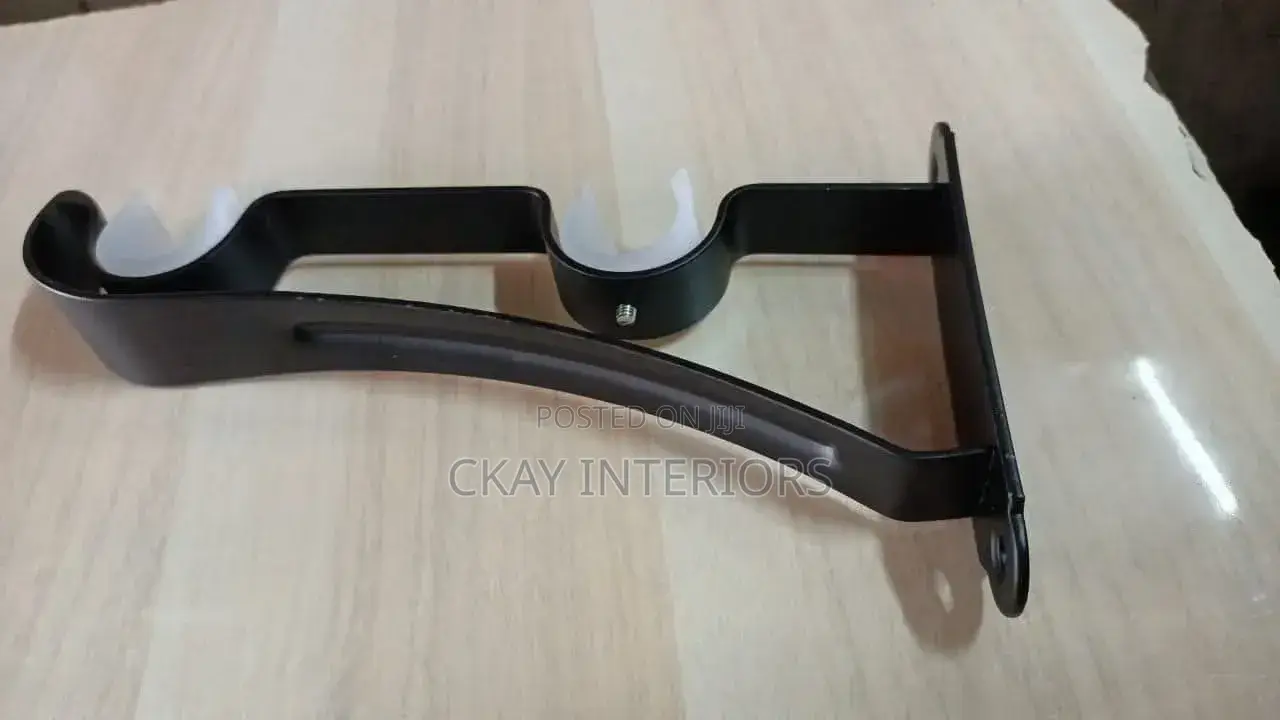 Black Coated Rod Double Brackets and Flowers