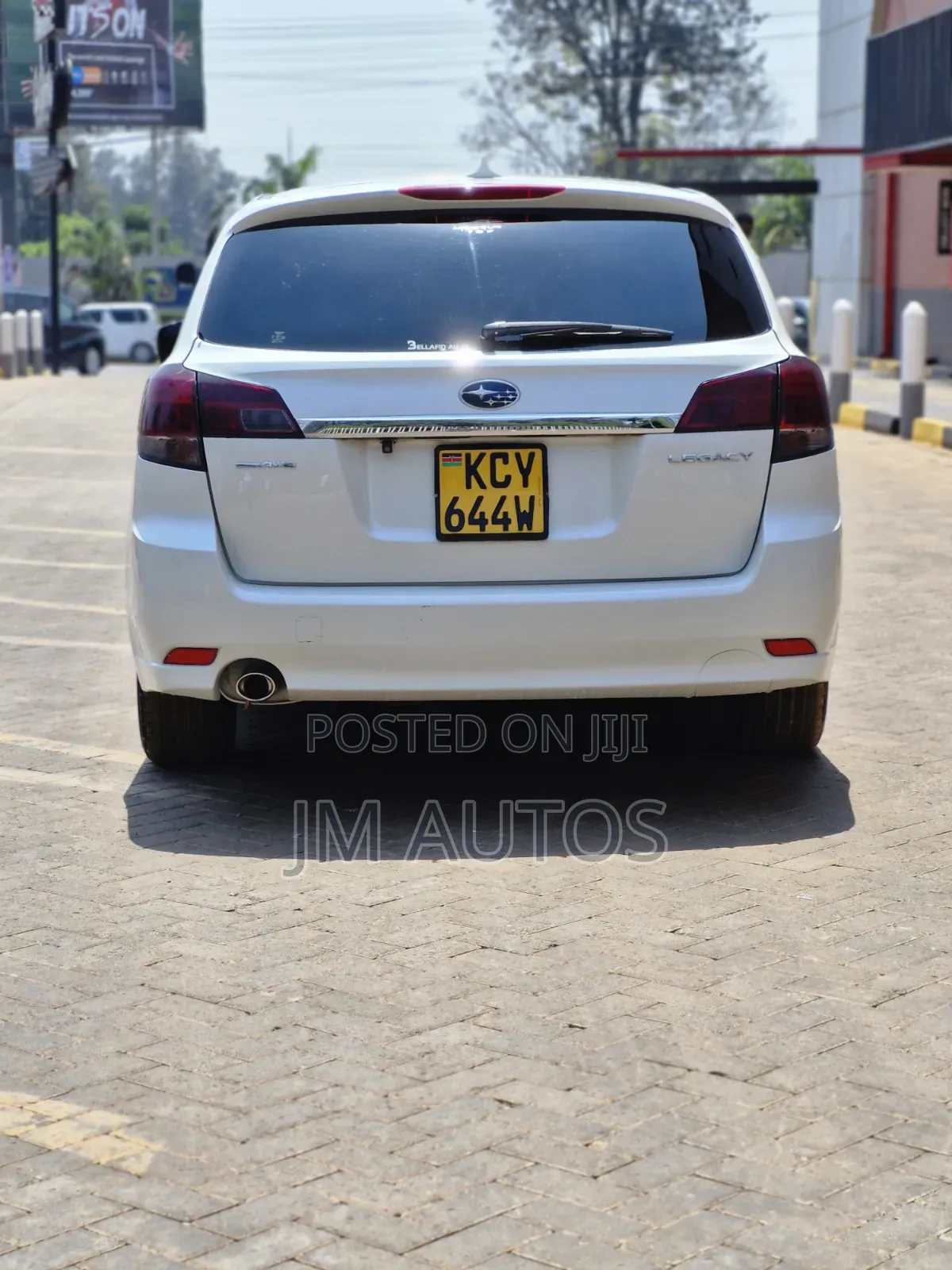 Subaru Legacy 2.5i Premium 2013 White