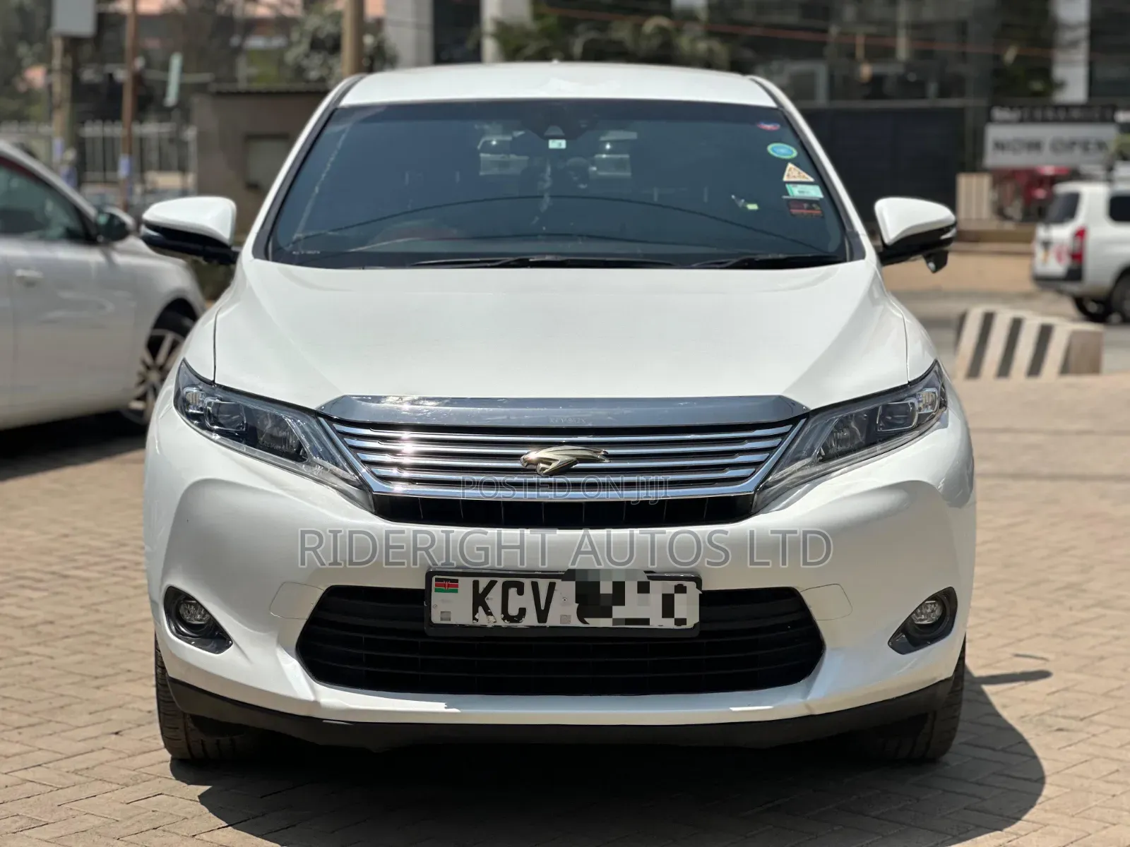 Toyota Harrier 2014