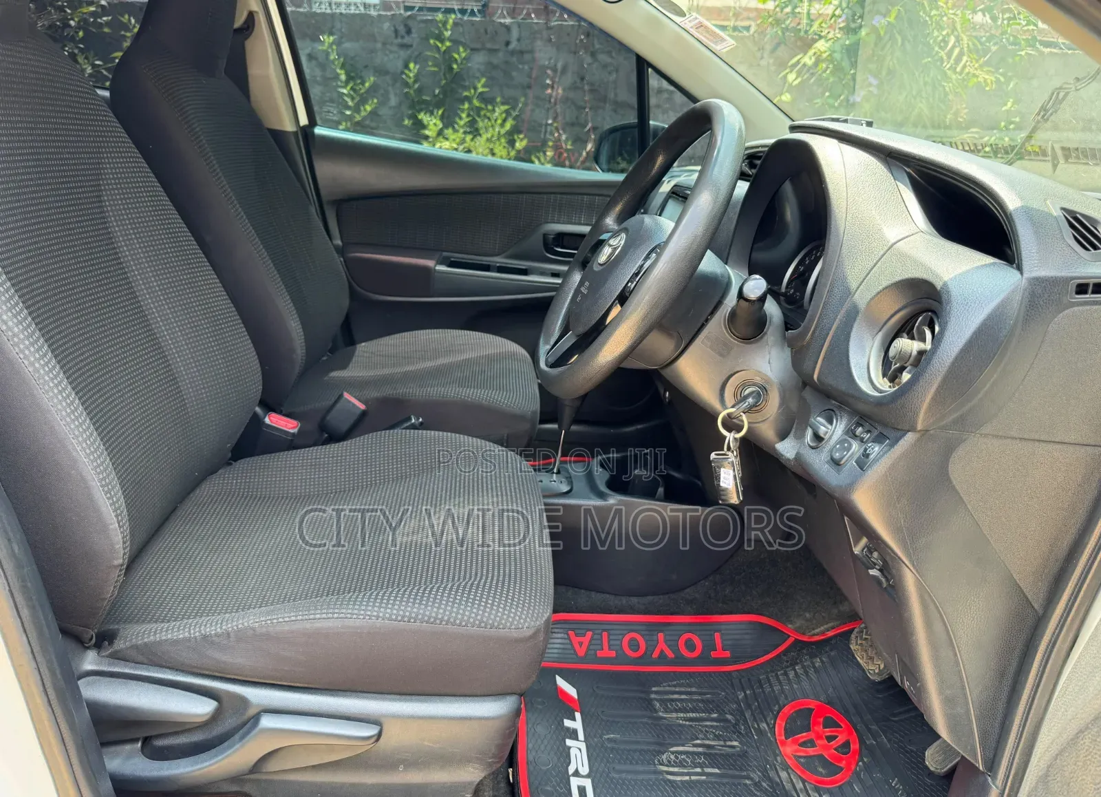 Toyota Vitz 2017 White